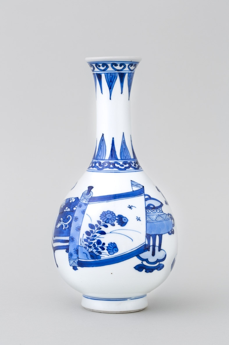 18 Awesome Antique Blue Vase 2024 free download antique blue vase of a chinese blue and white hundred antiques bottle vase kangxi intended for a chinese blue and white hundred antiques bottle vase
