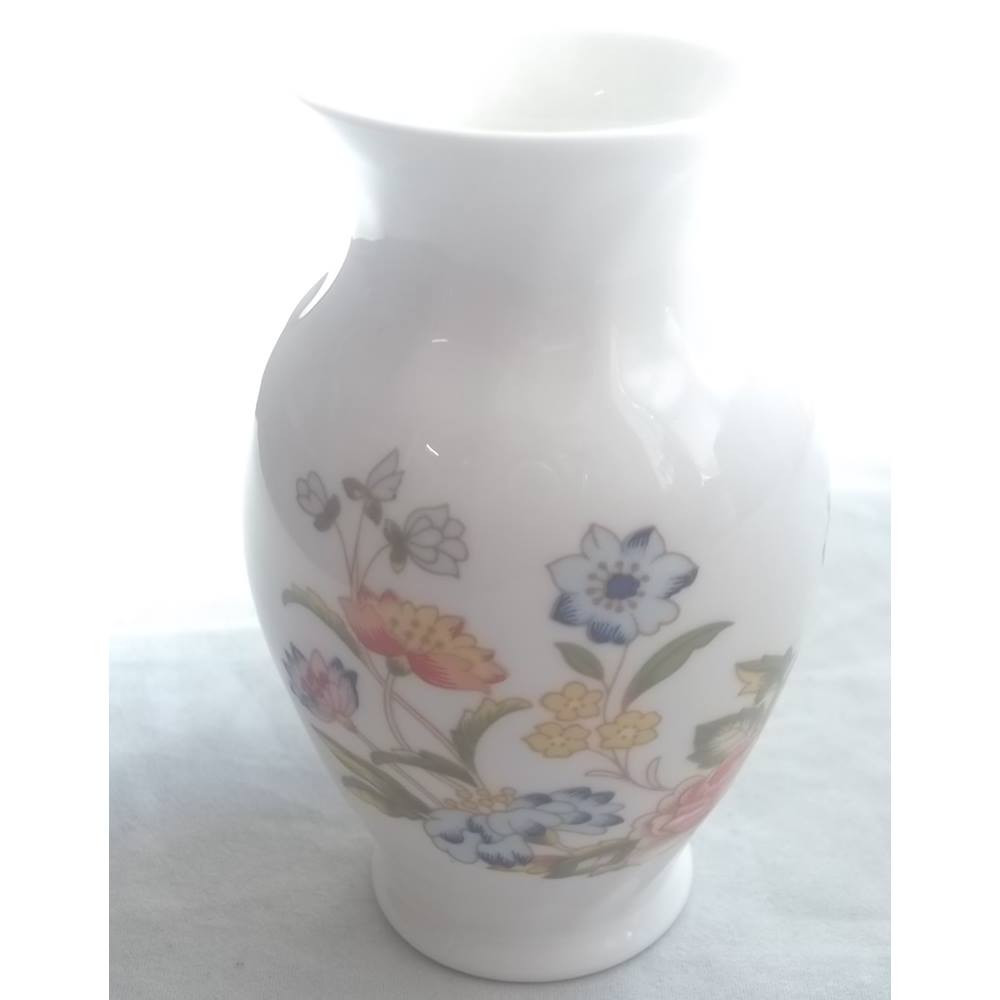 15 Wonderful asian Vase Stand 2024 free download asian vase stand of aynsley cottage garden local classifieds preloved with aynsley cottage garden small posy vase