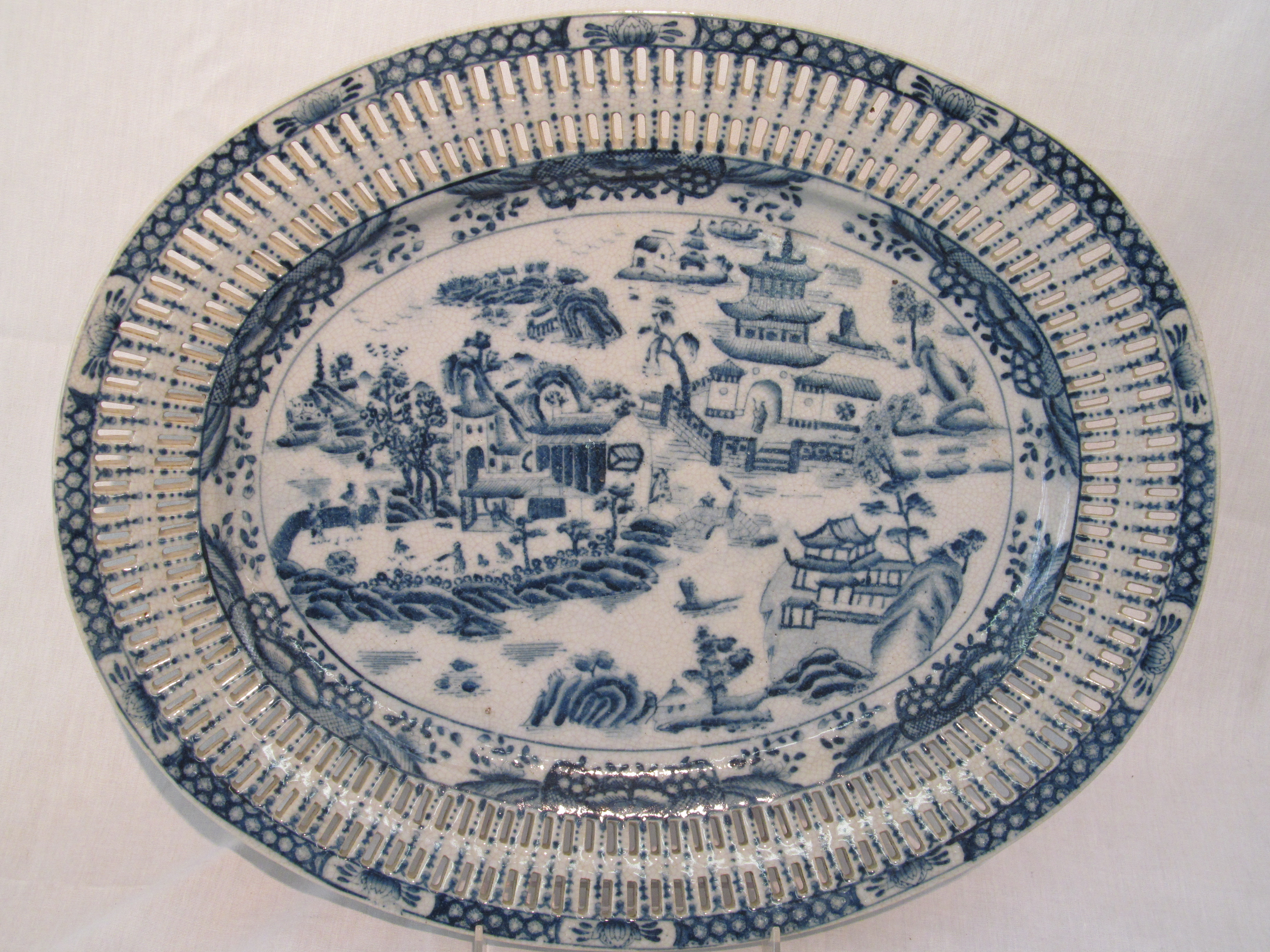 22 Great Blue and White Chinese Vase 2024 free download blue and white chinese vase of oriental hand decorated blue willow reticulated platter george c throughout oriental hand decorated blue willow reticulated platter