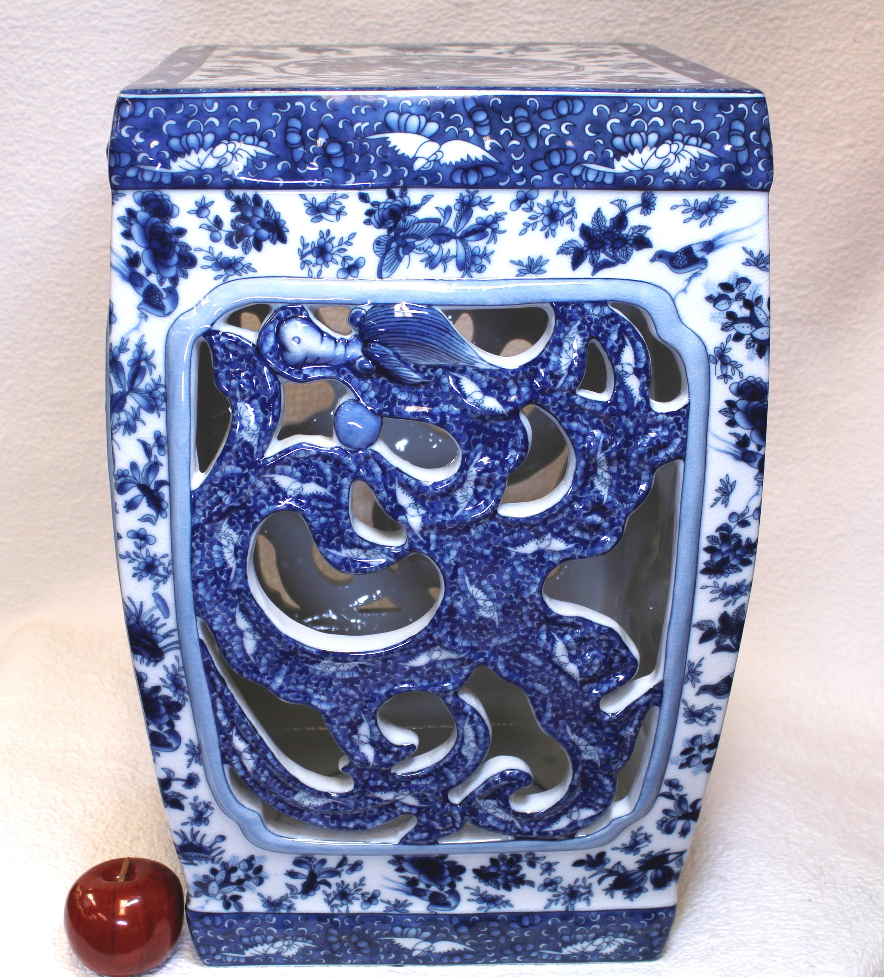 21 Lovable Blue and White Jars and Vases 2023 free download blue and white jars and vases of blue and white dragon porcelain garden seat 22 within a beautiful and unusual chinese porcelain garden seat painted with blue dragon cut outs this beautiful 