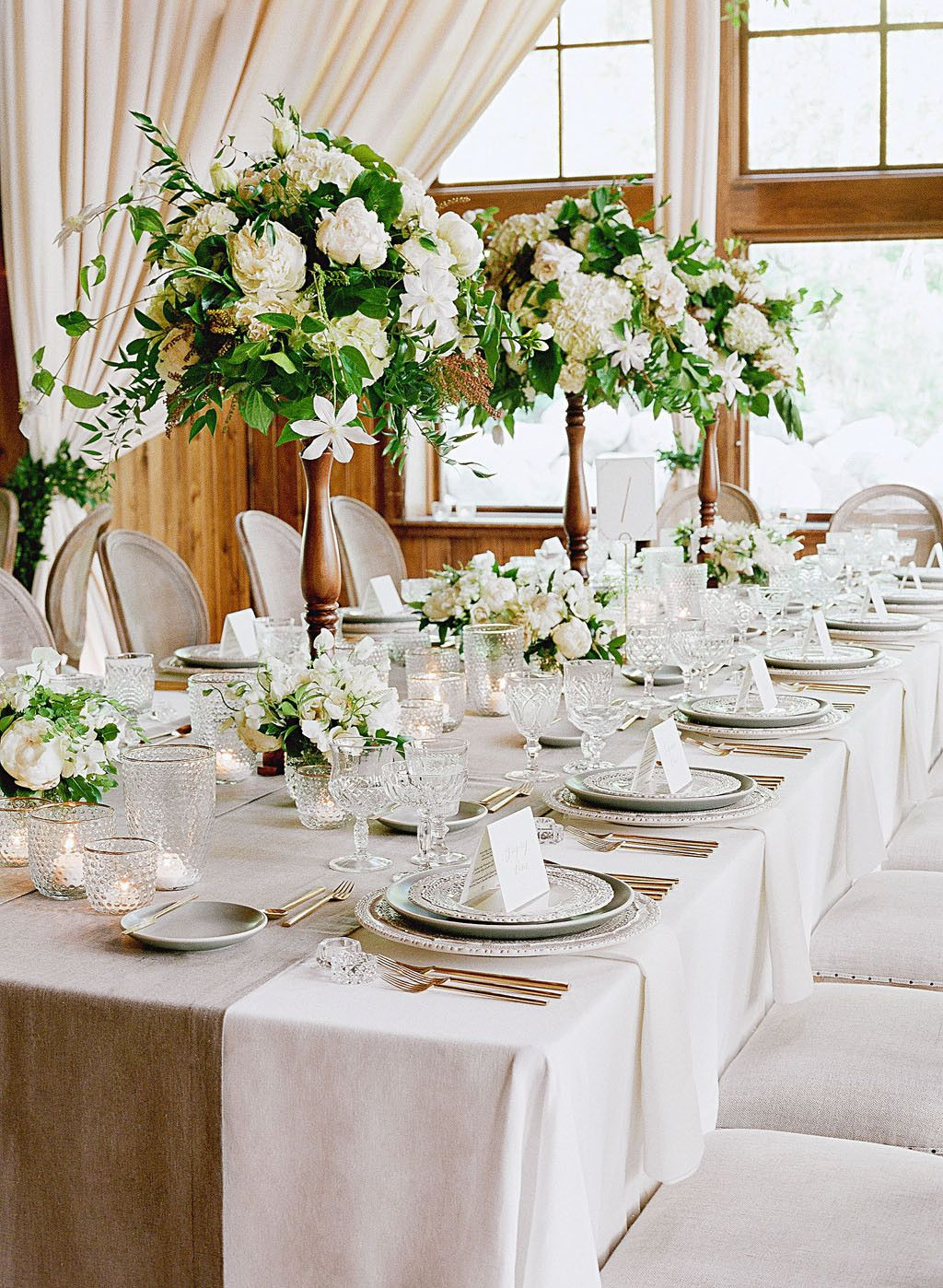 23 Famous Cheap Tall White Vases 2024 free download cheap tall white vases of 79 white wedding centerpieces blairs bridal shower ideas regarding custom vases and tall white floral arrangements offered up an extra dose of elegance to this coup