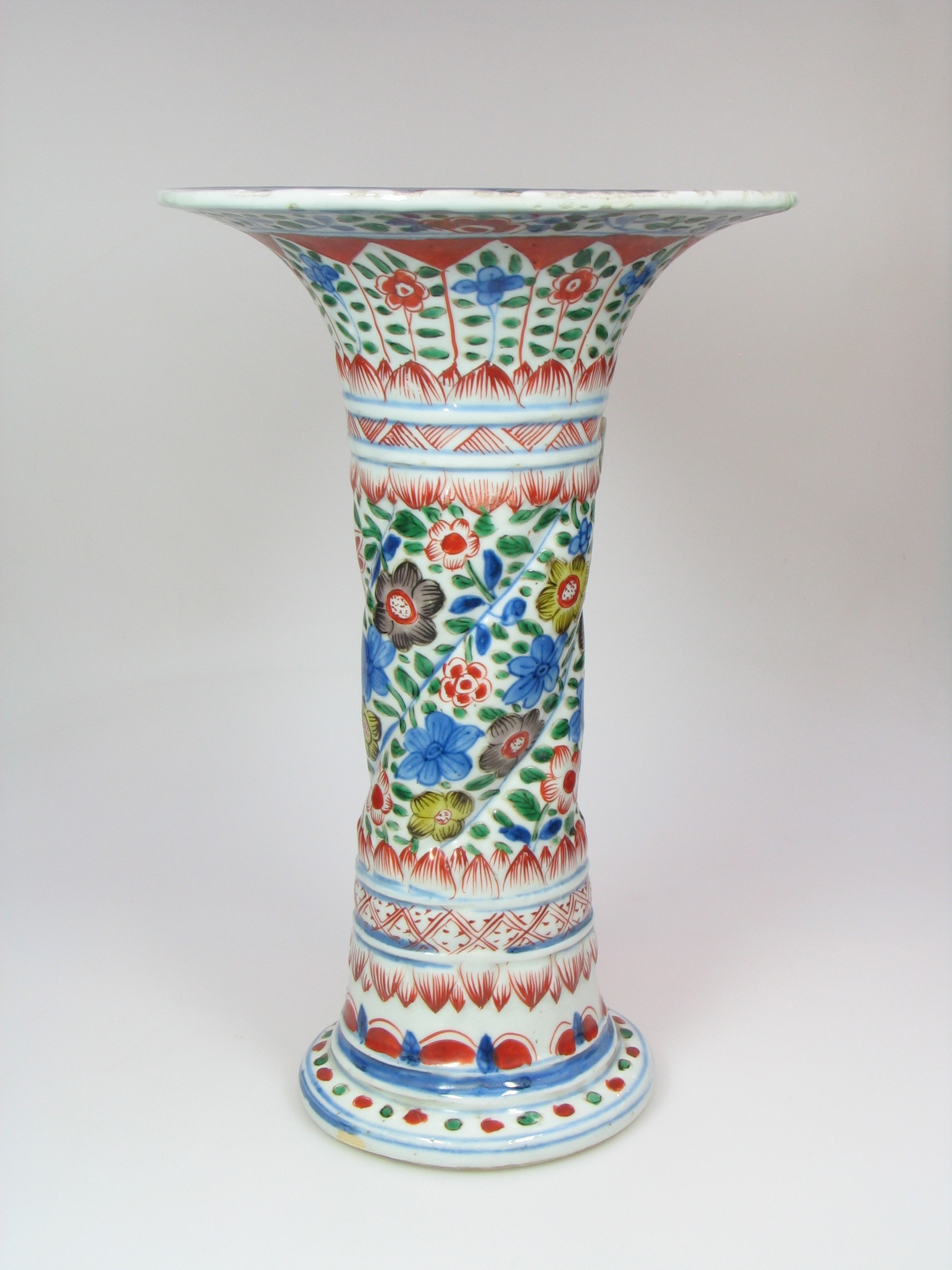22 Perfect Chinese Enamel Vase 2024 free download chinese enamel vase of a fine chinese famille verte trumpet vase kangxi 1662 1722 throughout a fine chinese famille verte trumpet vase aoc2b7cc286c299ac2b9ec297 1662 1722
