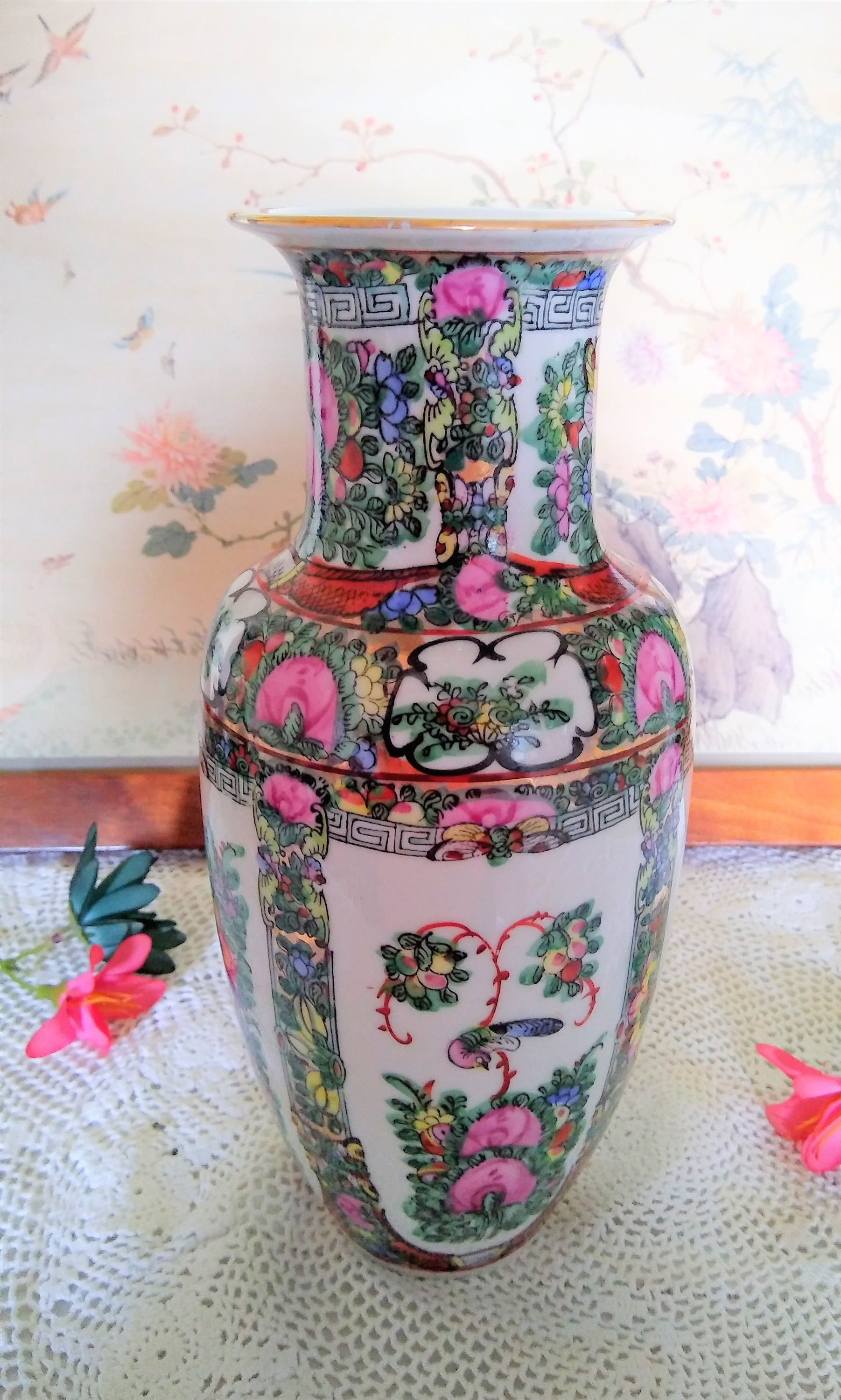 chinese floor vases sale of da quin dynasty vintage chinese famille rose vase 10 inches tall for da quin dynasty vintage chinese famille rose vase 10 inches tall made in canton hand painted
