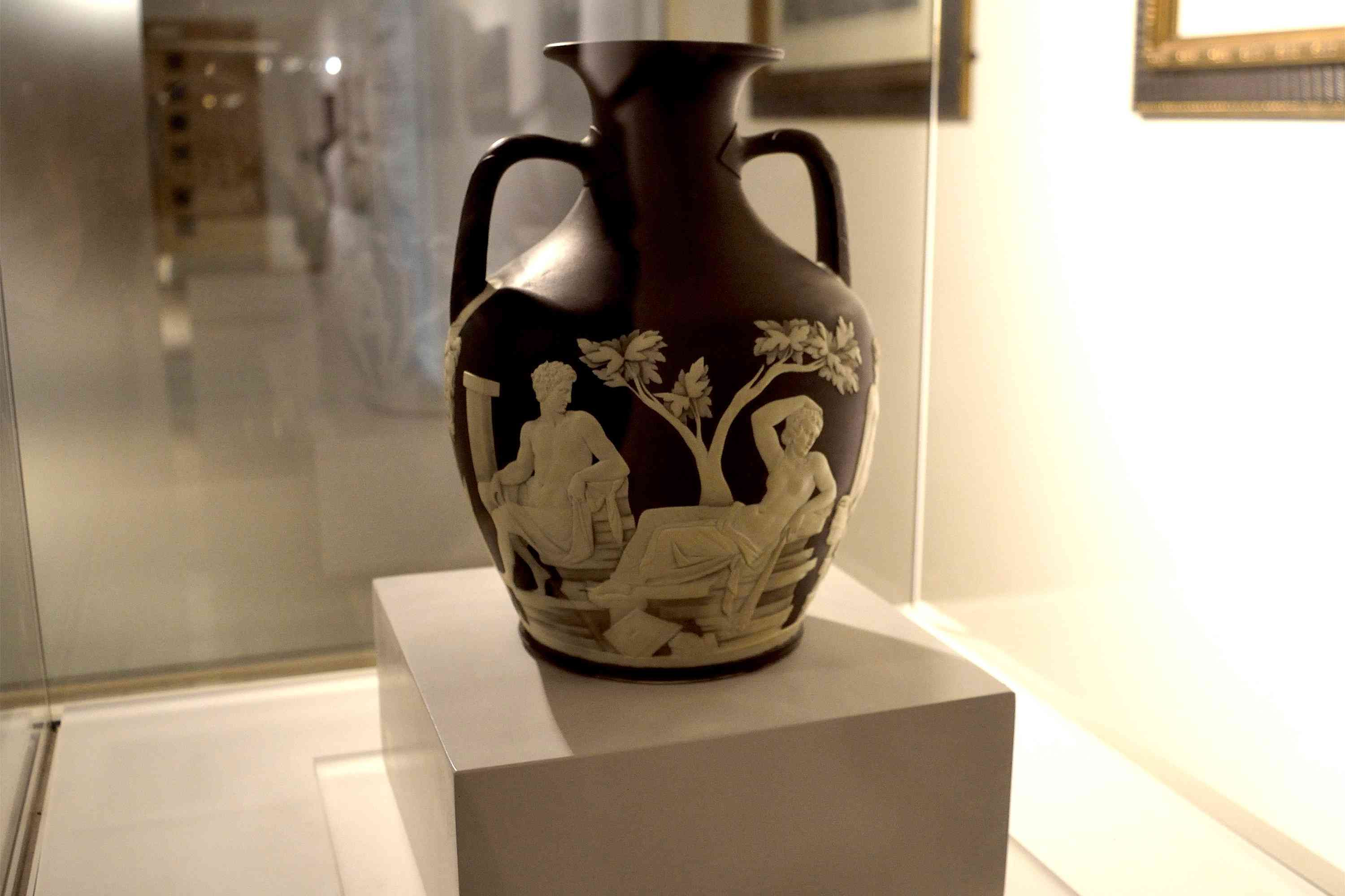 24 Spectacular Chinese Porcelain Vase Shapes 2022 free download chinese porcelain vase shapes of the world of wedgwood a must for ceramics enthusiasts regarding portlandvase 57179c883df78c3fa222c495