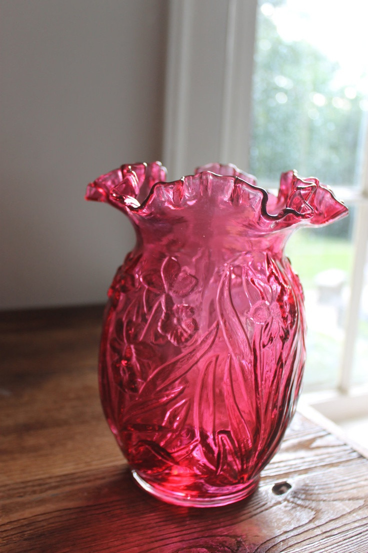 fenton cranberry glass vase of best 98 glass ideas on pinterest crystals dishes and vintage dishes with regard to fenton country cranberry glass vase daffodil design
