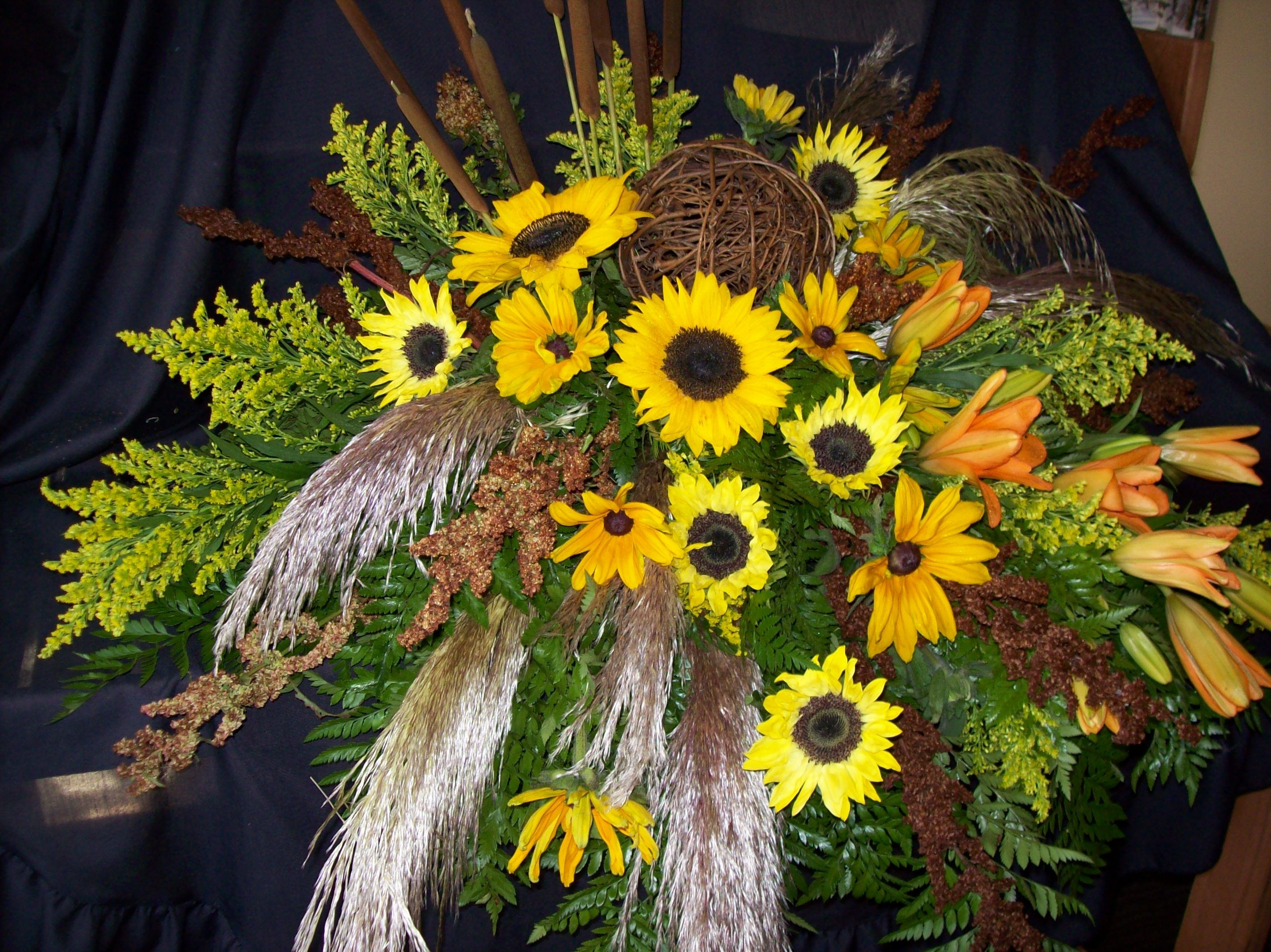 17 Ideal Ftd Cross Vase 2022 free download ftd cross vase of casket spray made for a man who loved sunflowers and cattails pertaining to casket spray made for a man who loved sunflowers and cattails funeral floral arrangements