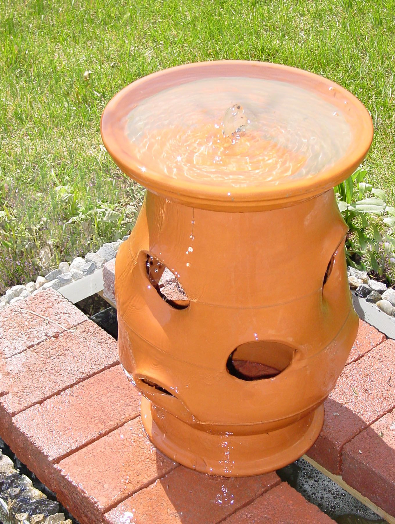 how to build a vase water fountain of how to make a strawberry pot garden water fountain diy ideas for how to make a strawberry pot garden water fountain diy garden projects garden yard ideas