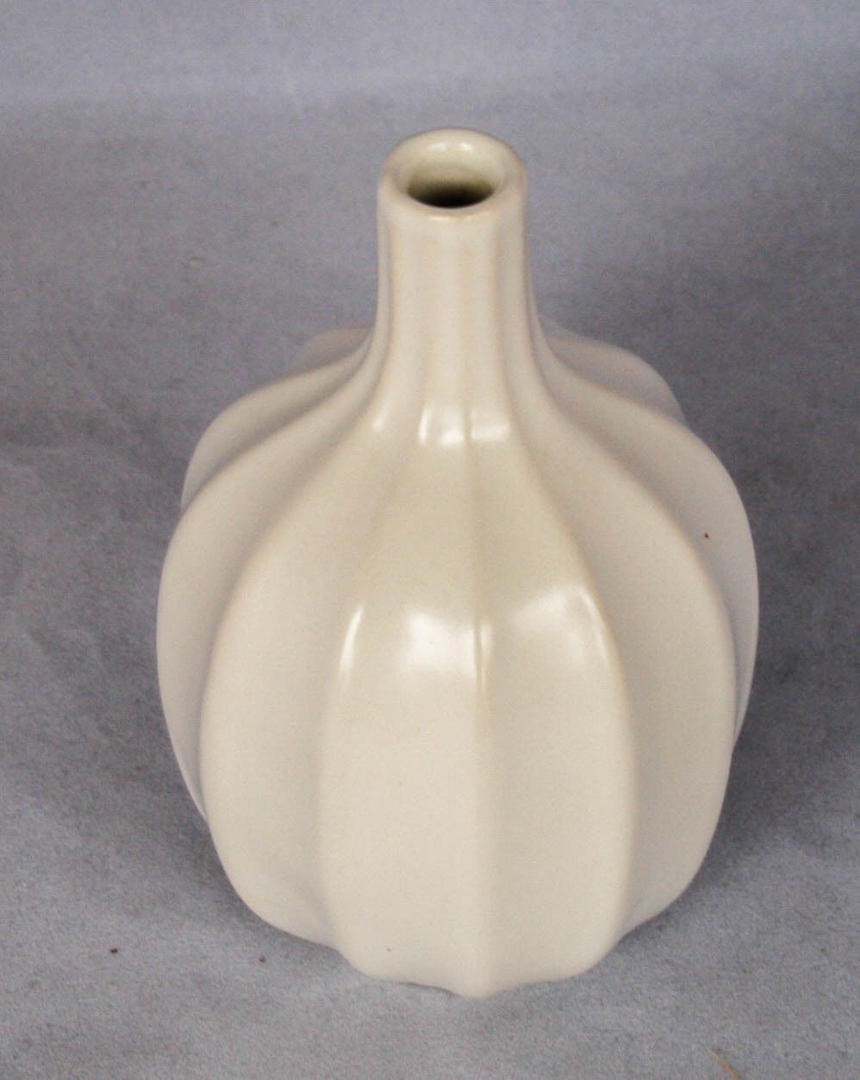 jonathan adler white vase of jonathan adler white milk pot a porter vase 1720972992 inside jonathan adler white milk pot porter 1 b6d25ac11863ca72e0dc1bc09ef41722