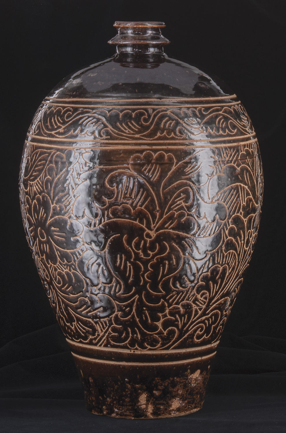 korean celadon vase of numisbids emporium hamburg auction 81 83 23 26 oct 2018 for an important large stoneware glazed cizhou vase of baluster form surmounted by a long double rimmed neck decorated