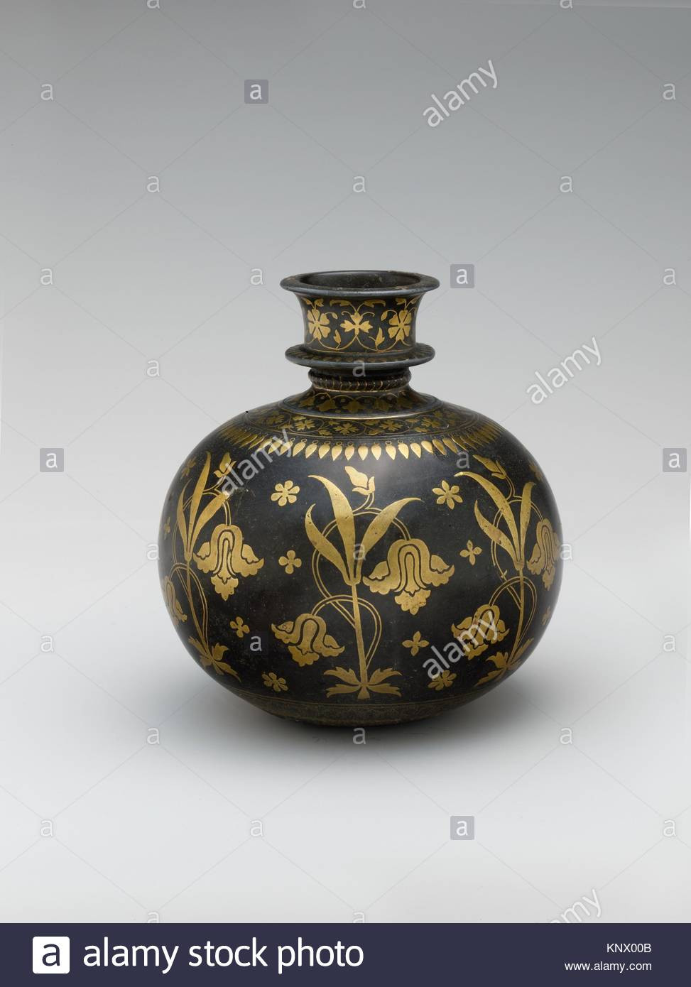 22 Lovable Old oriental Vases 2024 free download old oriental vases of cast metal type stock photos cast metal type stock images alamy within base for a water pipe huqqa with irises object name water pipe