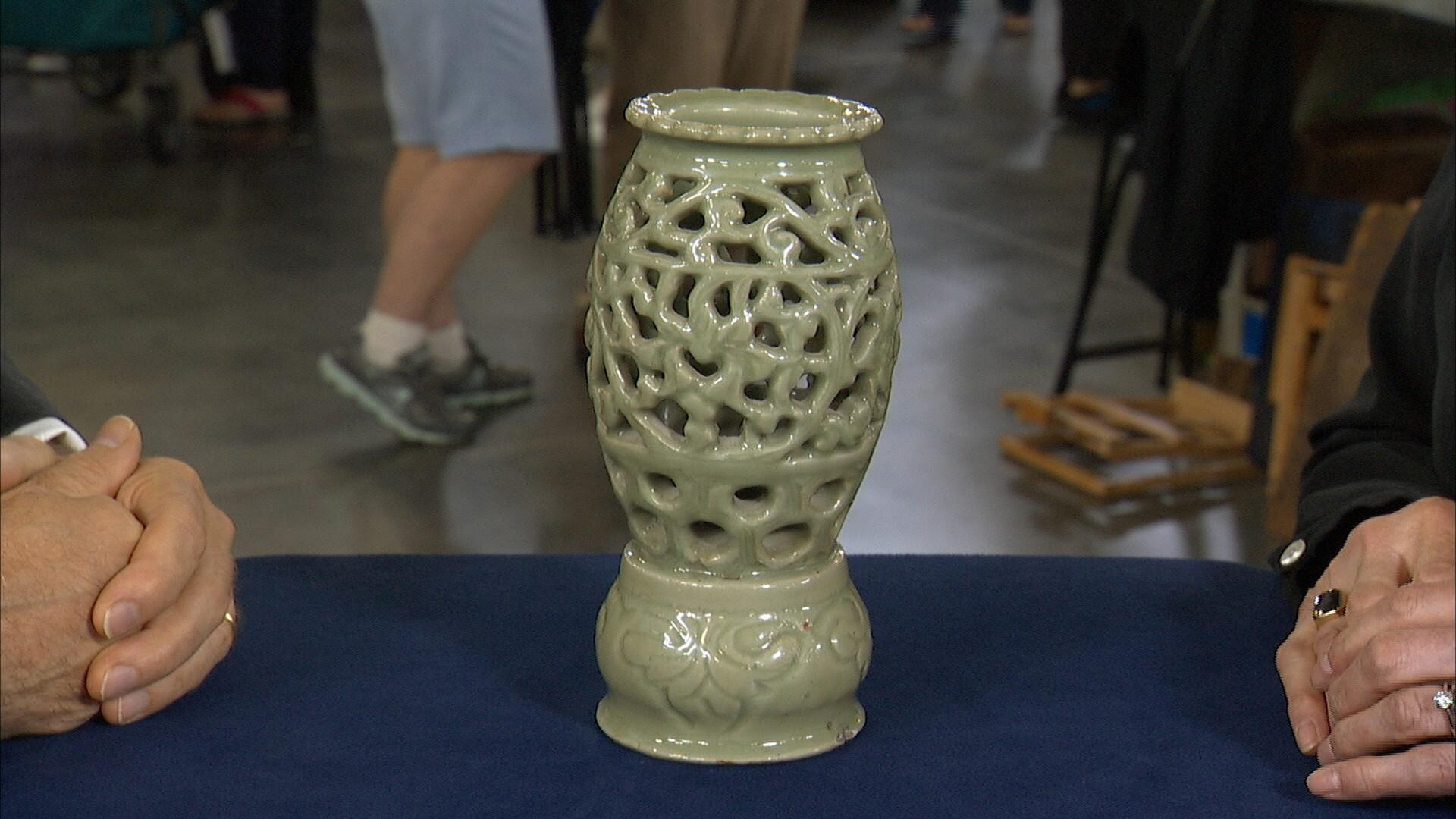 oriental vase appraisal of antiques roadshow appraisal ming dynasty chinese celadon lantern inside appraisal ming dynasty chinese celadon lantern