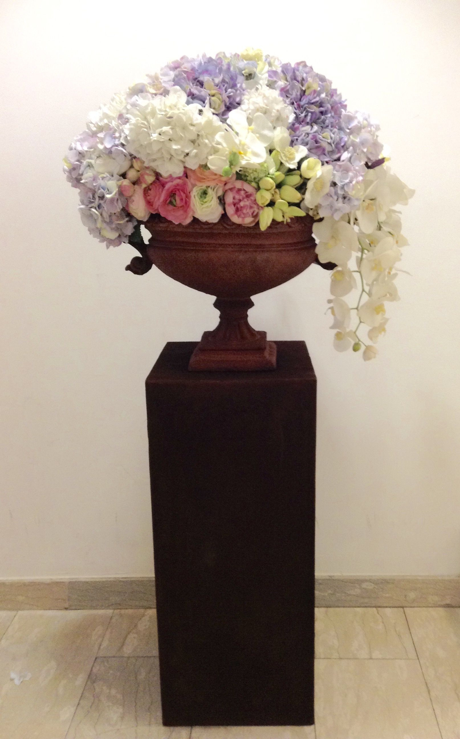 24 Stylish Pedestal Flower Vase 2024 free download pedestal flower vase of rusty big urn on rusty pedestal tuscan vases and glass accessories pertaining to rusty big urn on rusty pedestal