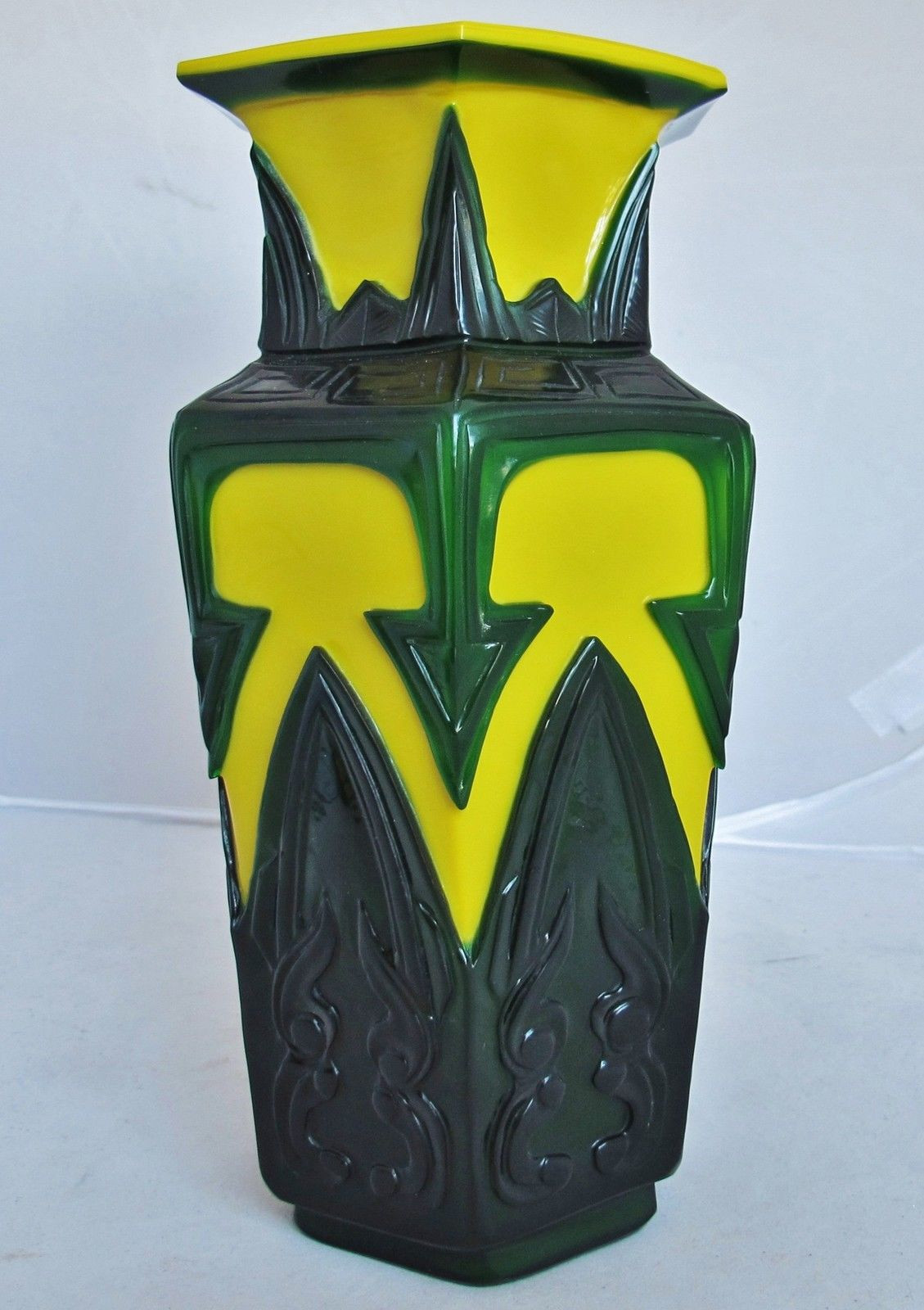 30 Lovable Peking Glass Vase for Sale 2024 free download peking glass vase for sale of 9 2 chinese green yellow peking glass archaic style hexagon vase with regard to peking glass archaic style hexagon vase 2 of 12