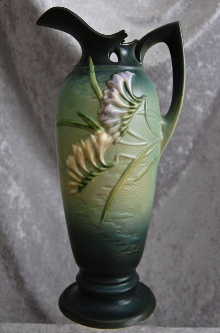 roseville clematis vase of 254 best roseville pottery images on pinterest antique pottery within penchant for pottery a roseville pottery freesia ewer