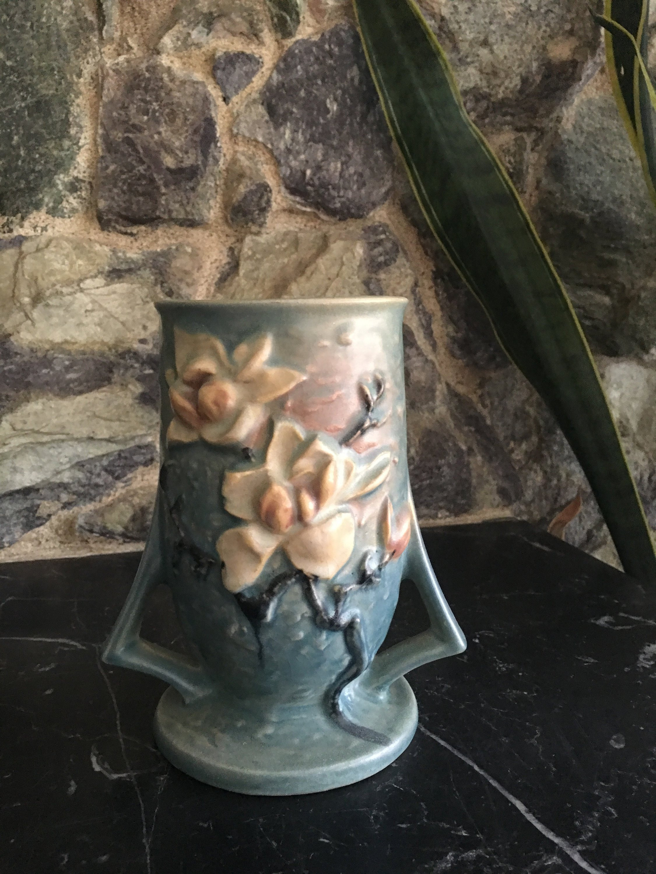 26 Wonderful Roseville Pottery Magnolia Vase 2024 free download roseville pottery magnolia vase of roseville pottery magnolia vase blue 87 6 outstanding etsy intended for dc29fc294c28ezoom