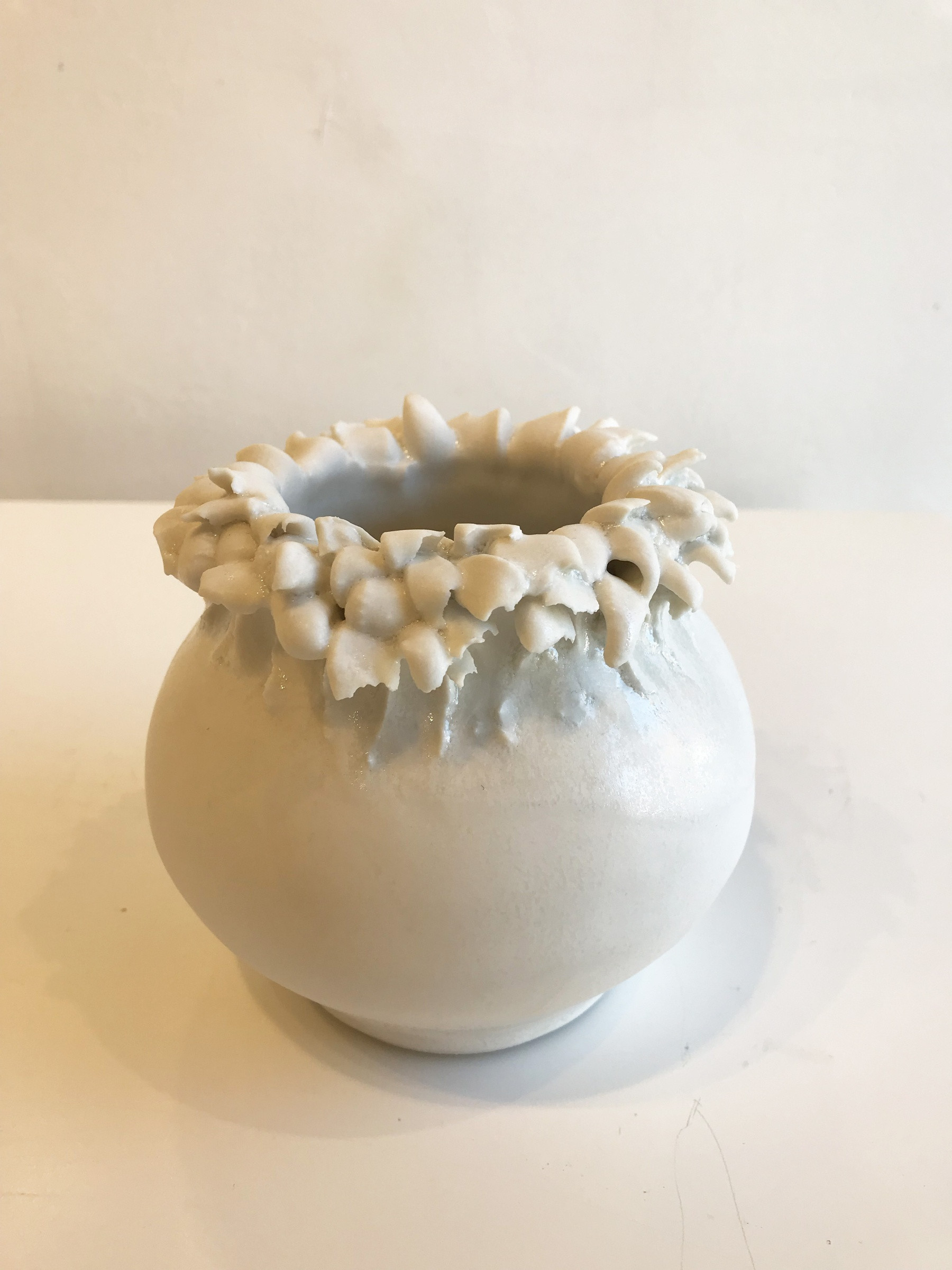 26 Elegant Small Ceramic Vases 2024 free download small ceramic vases of emma jagare small white frilly top vase sarah wiseman gallery pertaining to small white frilly top vase