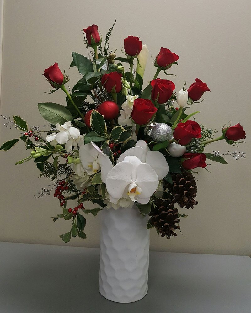 Smiley Face Vase with Flowers Of Floral Art by Mia 136 Photos 20 Reviews Florists 4657 In Floral Art by Mia 136 Photos 20 Reviews Florists 4657 Melbourn Ave Los Feliz Los Angeles Ca Phone Number Products Yelp