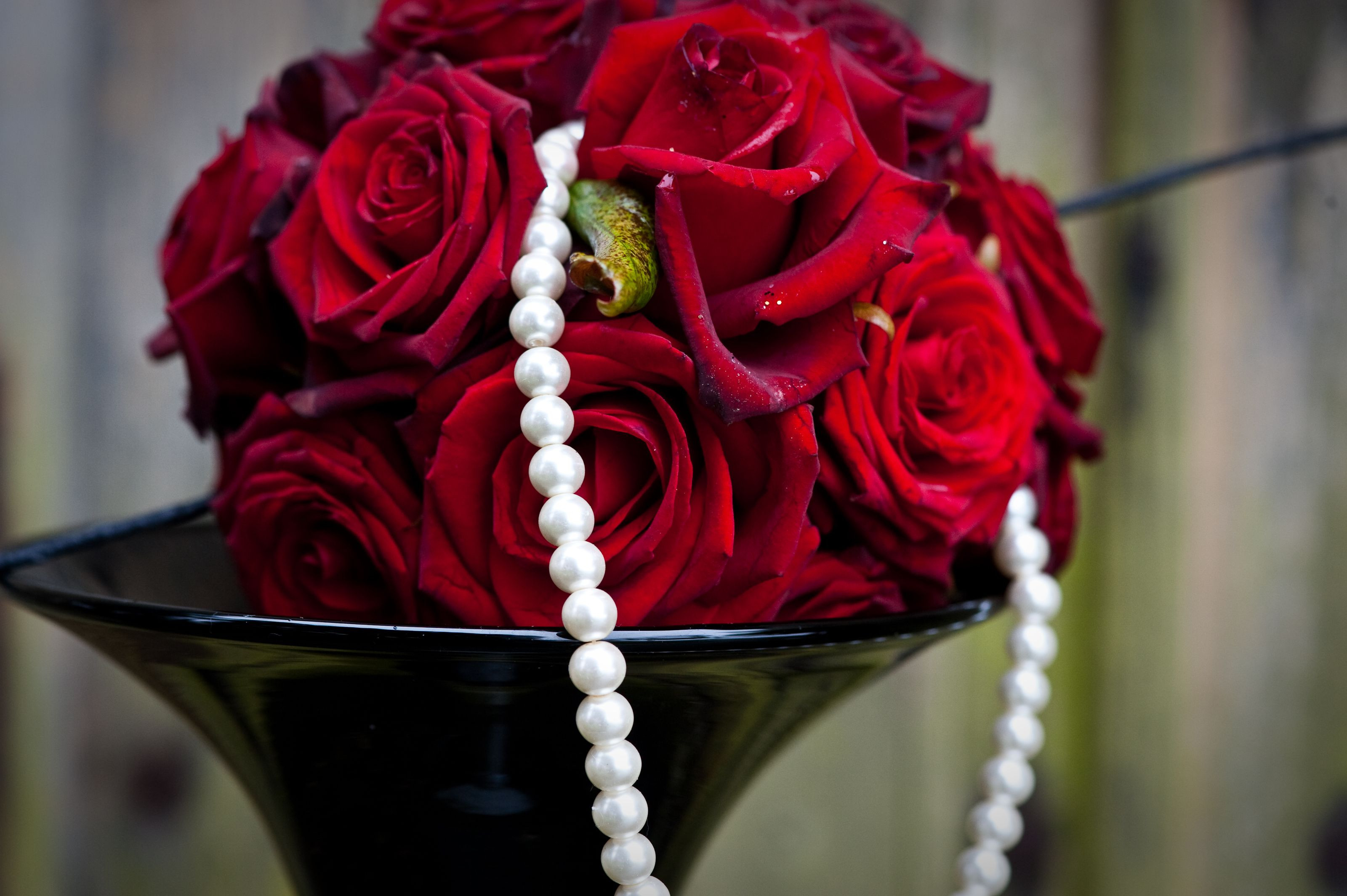 18 Perfect Vase with Red Roses 2024 free download vase with red roses of red rose pomander on black martini vase with pearl drape intended for red rose pomander on black martini vase with pearl drape