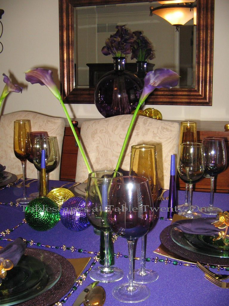 19 Lovable Vidrios San Miguel Vase 2024 free download vidrios san miguel vase of mardi gras lite tablescapes at table 21 within the buffet in back of the table is also relatively staid with a single albeit oversized royal purple vidrios san mig