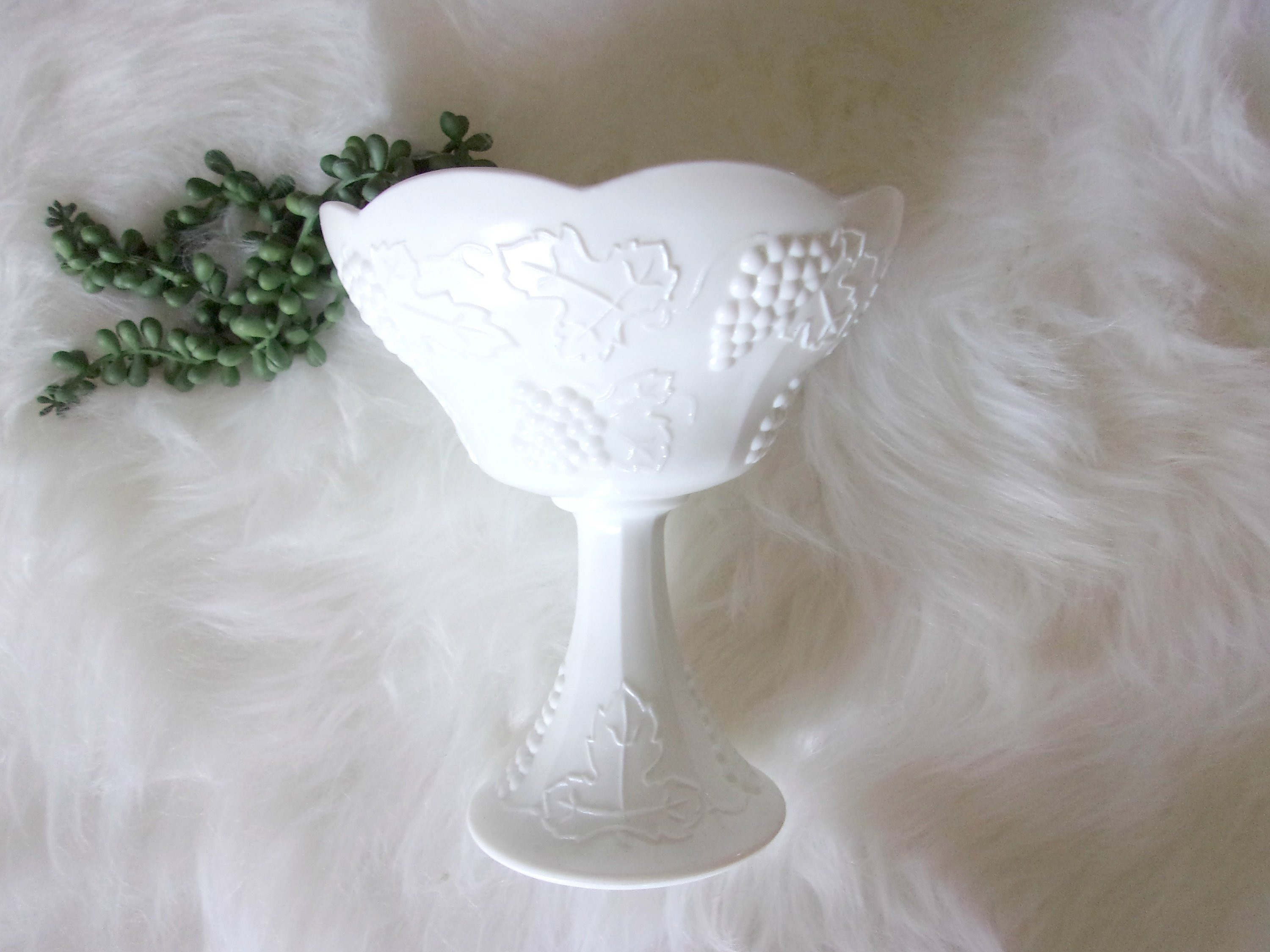 15 attractive Vintage Milk Glass Vase 2024 free download vintage milk glass vase of milk glass pedestal compote vintage milk glass planter etsy regarding dc29fc294c28ezoom