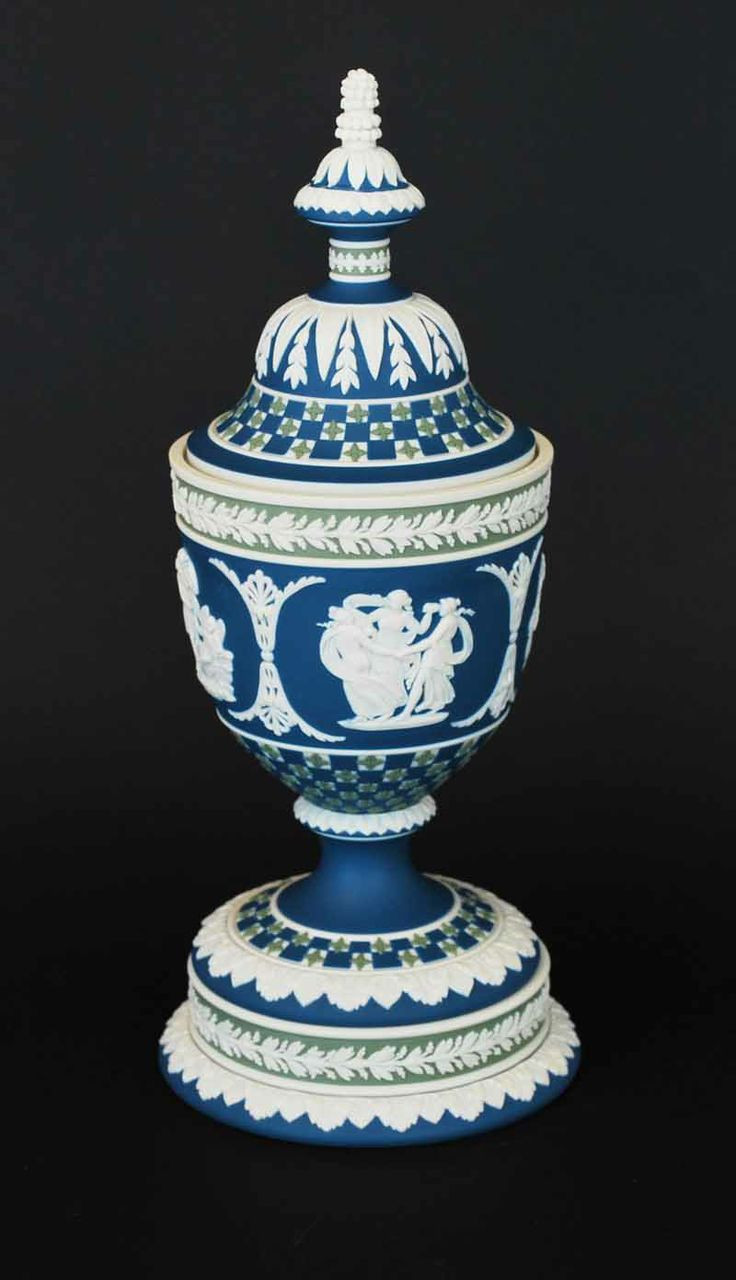 29 Lovable Wedgwood Vase Blue and White 2024 free download wedgwood vase blue and white of 46 best wedgewood images on pinterest wedgwood porcelain and dish pertaining to rare wedgwood tri colour jasperware covered urn 20th century
