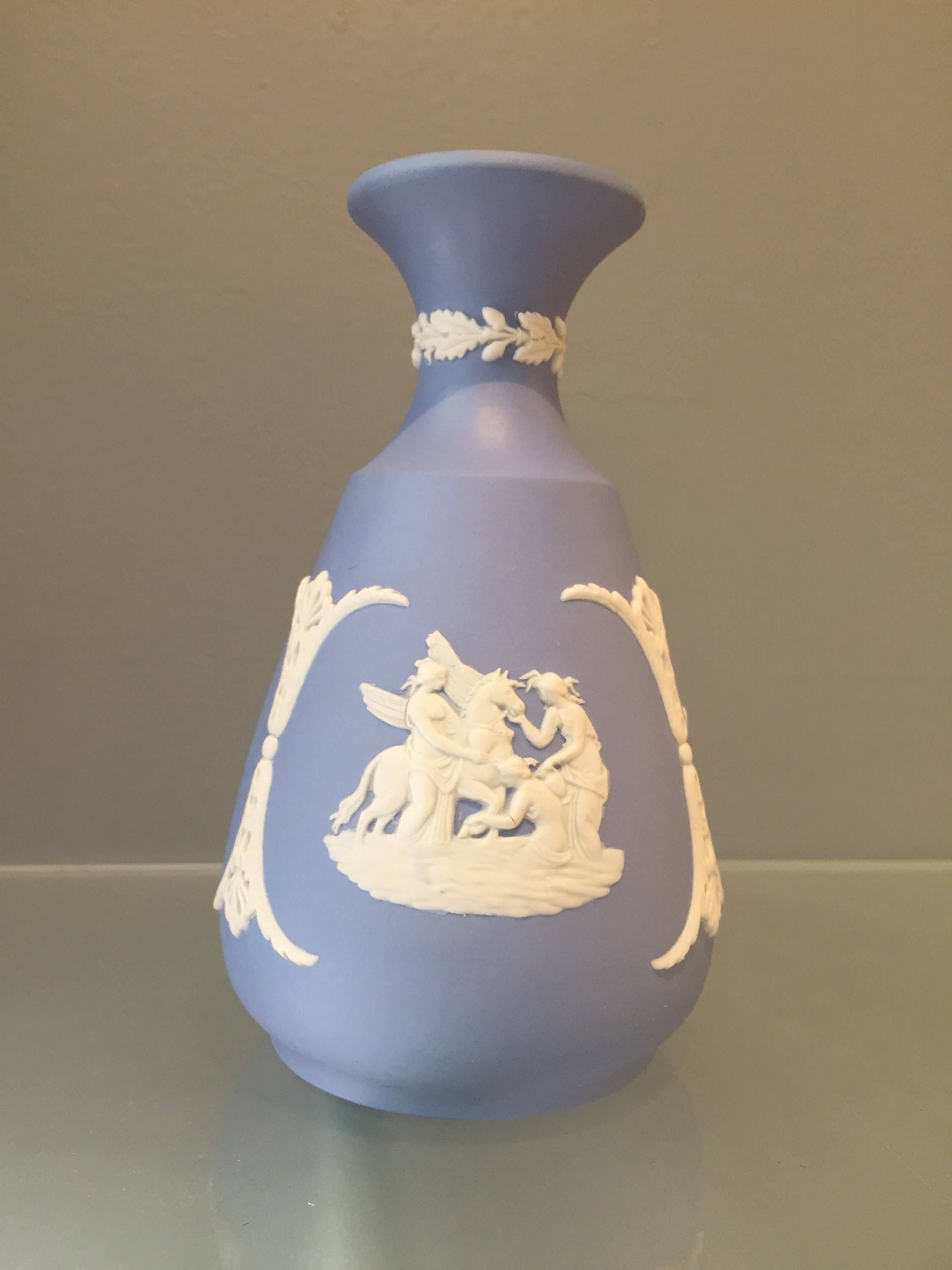 29 Lovable Wedgwood Vase Blue and White 2024 free download wedgwood vase blue and white of gorgeous vintage wedgwood vase 1970s made in england inside dc29fc294c28ezoom