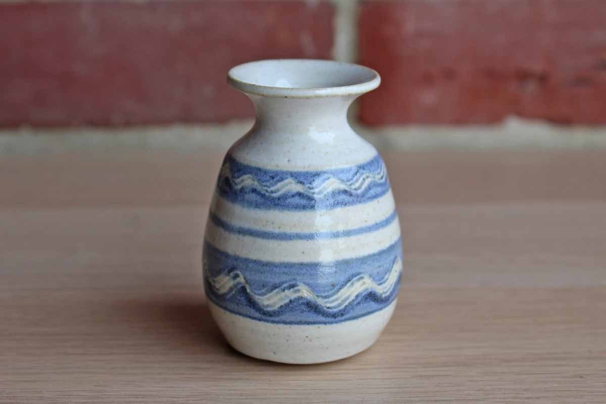 23 Amazing White Pottery Vase 2024 free download white pottery vase of blue bud vase pottery www topsimages com for ceramic gray and blue bud vase with wavy designs within blue stripes jpg 1200x800 blue bud
