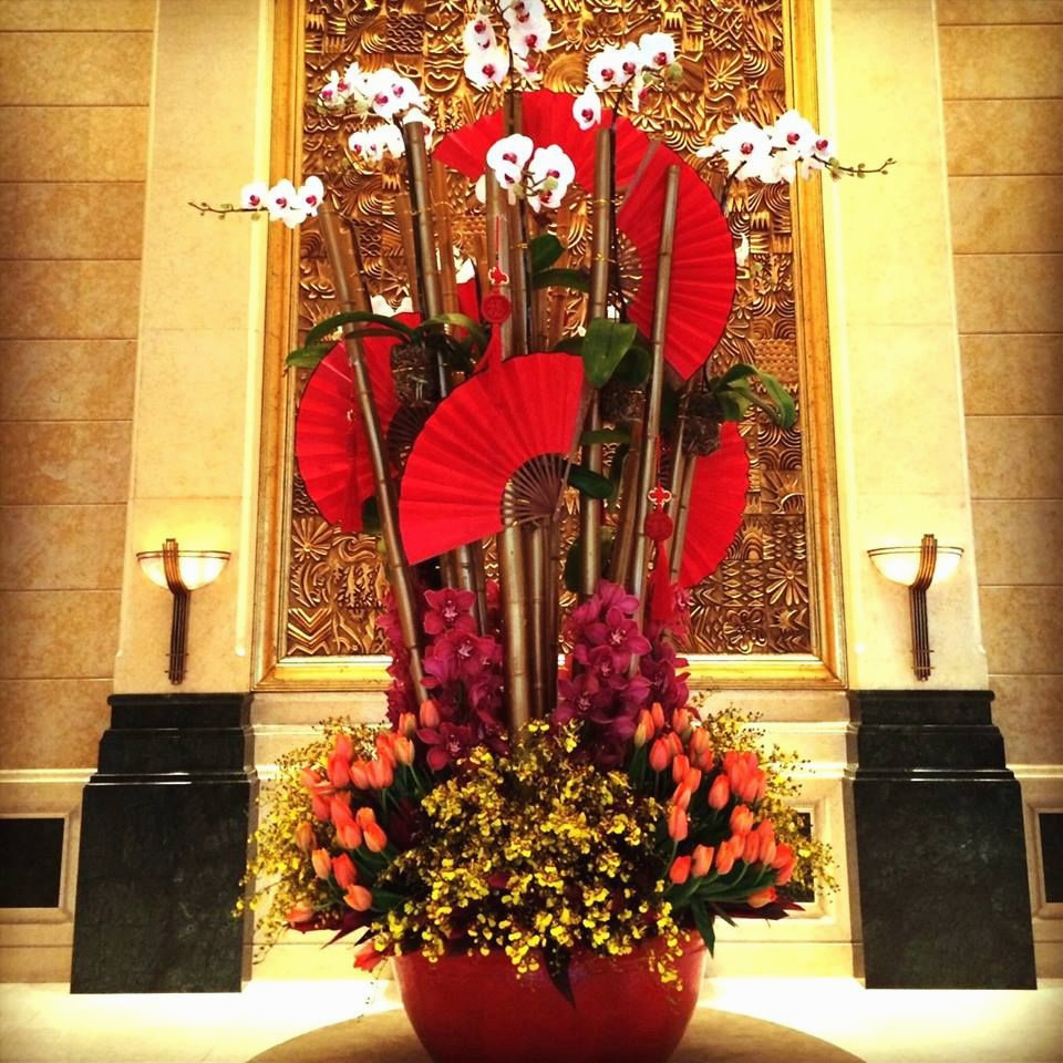 24 Wonderful White Teardrop Vase 2024 free download white teardrop vase of awesome vases cemetery flower vase informationi 0d insert memorial with regard to best of crimson chinese new year flowers in the lobby of four seasons hotel of awesom