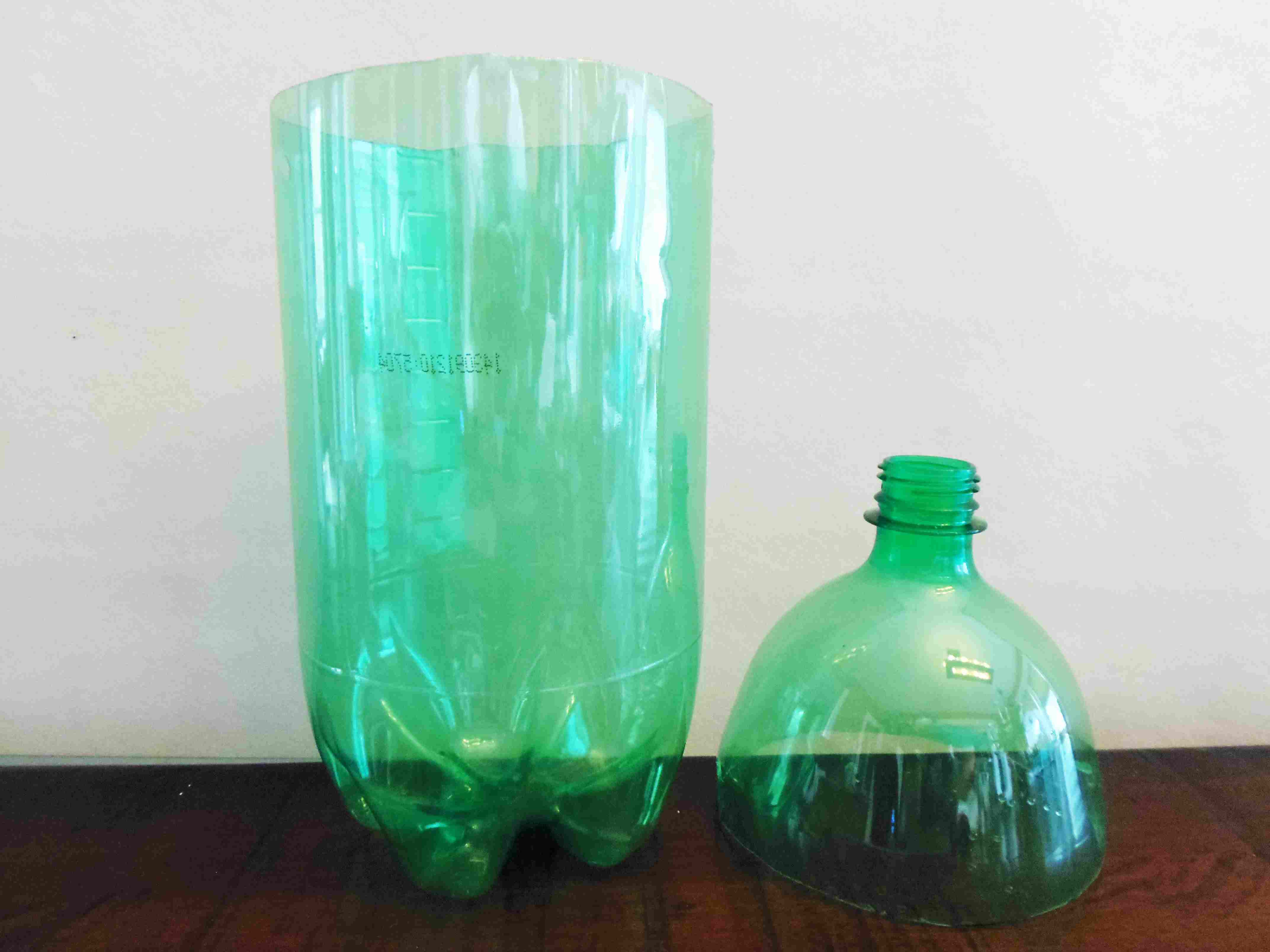 14 Recommended Wide Neck Glass Vase 2024 free download wide neck glass vase of diy wasp trap in a few easy steps within cut the top off the bottle