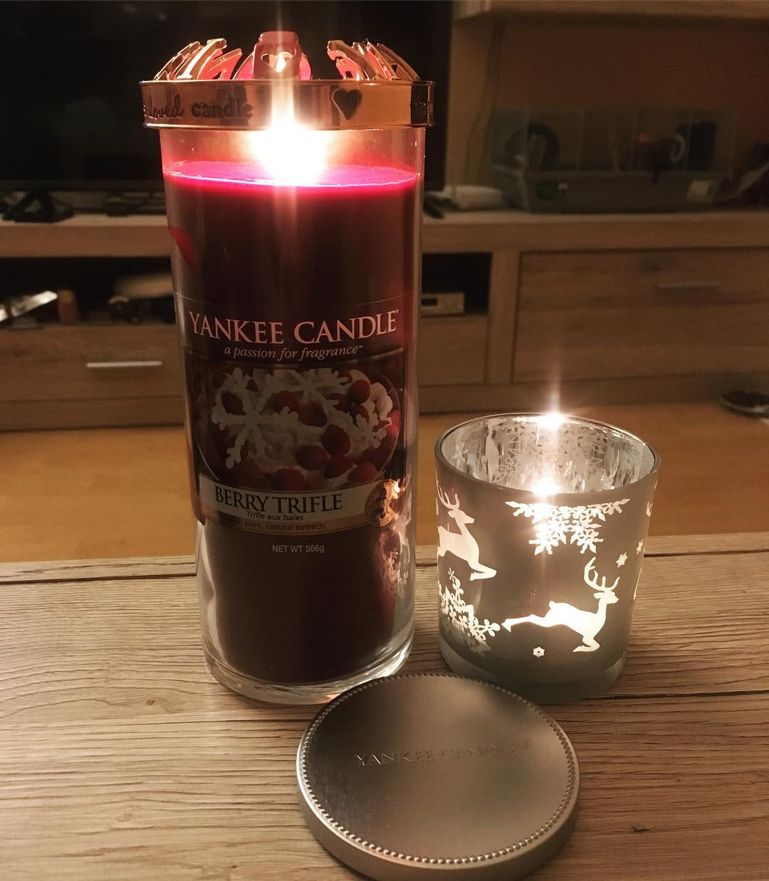 yankee candle hurricane vase of yankeecandledecor hash tags deskgram intended for chill with berry trifle a¤ a berrytrifle yankeecandledecor decor yankeecandles
